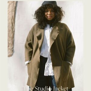 Elizabeth Suzann studio jacket in Heathered Fawn.